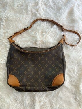 Louis Vuitton Boulogne 35 Monogram Shoulder Bag